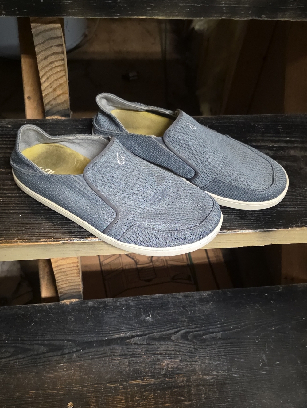 OluKai Nohea Men's Slip-On Loafers in Gray with White Sole Size 10